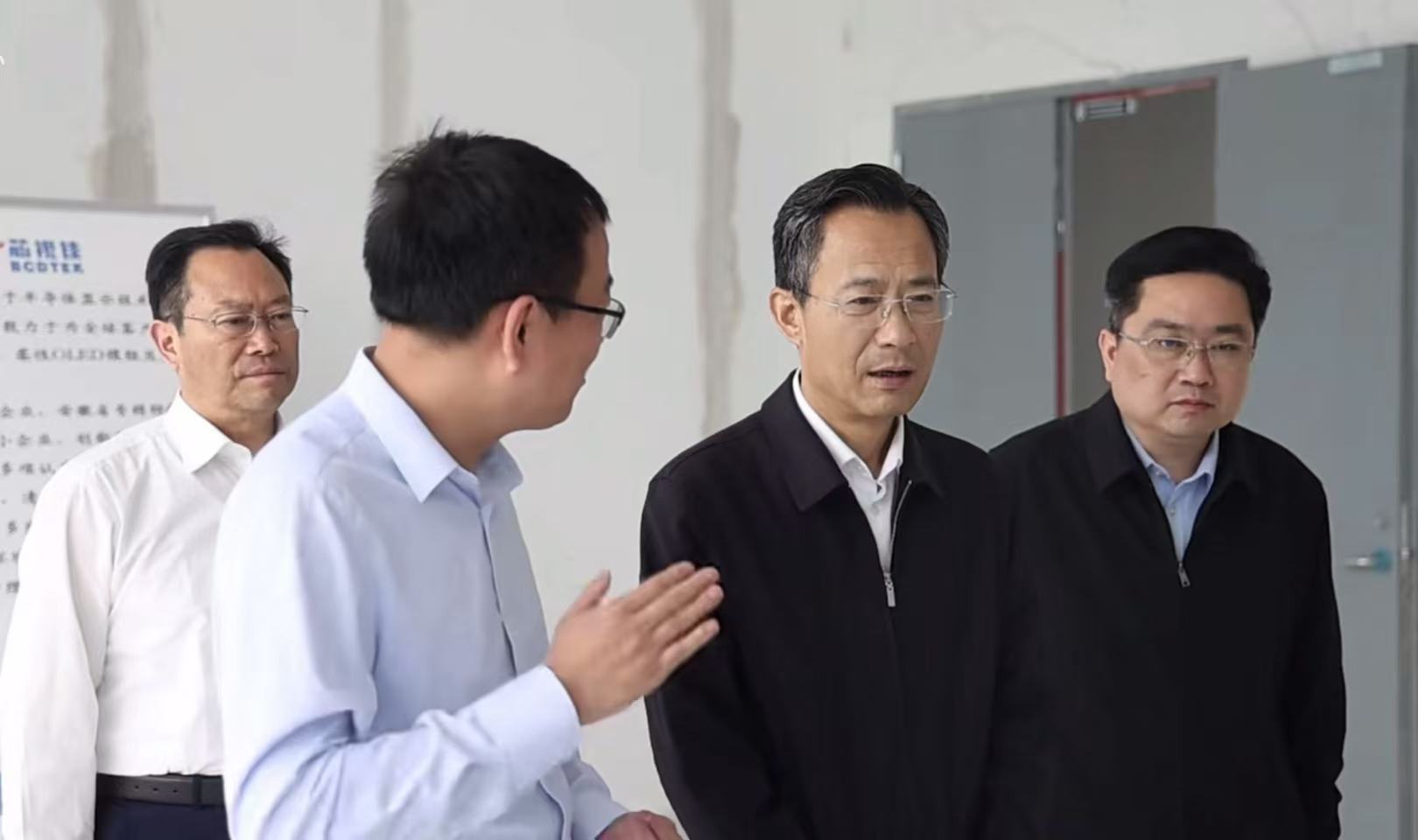 淮南市委副書記、市長張志強赴芯視佳督導硅基OLED項目建設情況